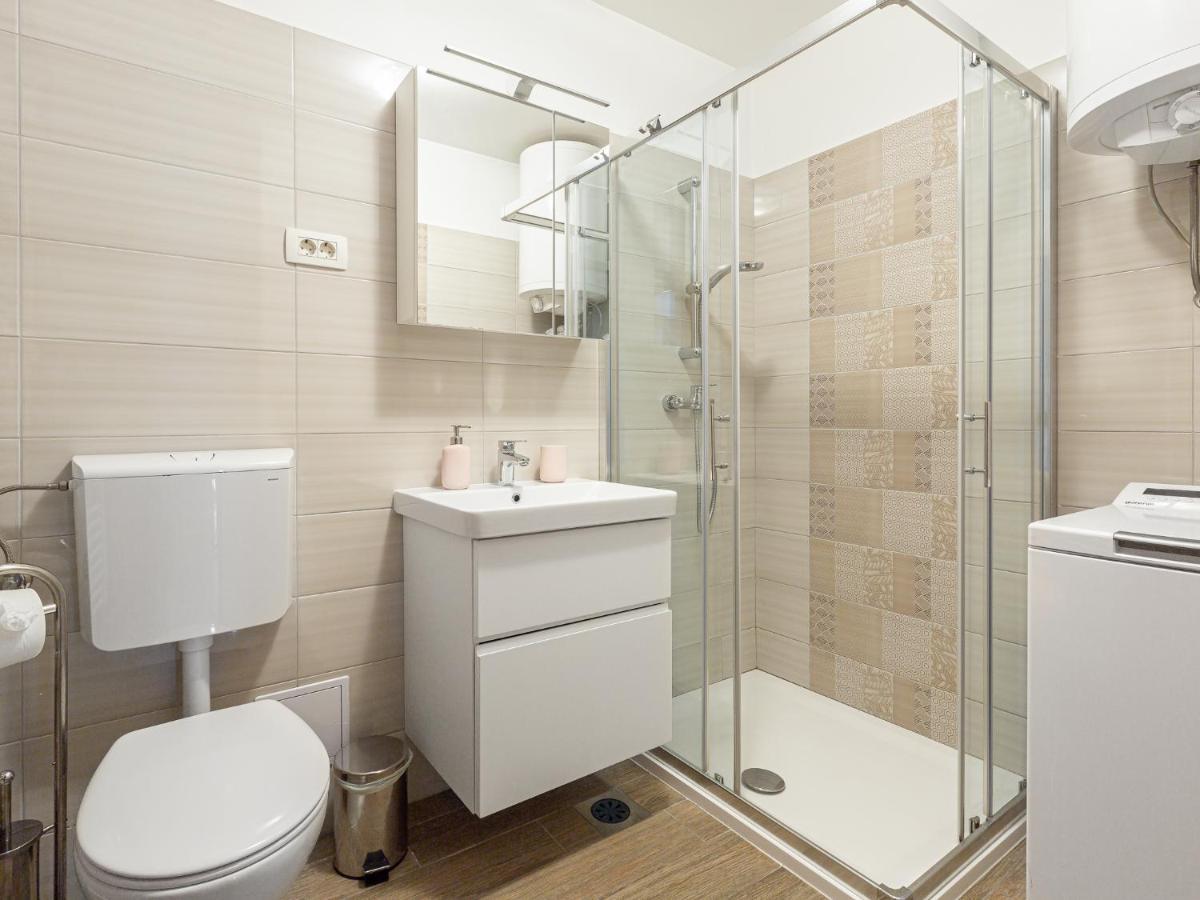 Apartma Vrtnica 5Th Floor Nova Gorica Luaran gambar